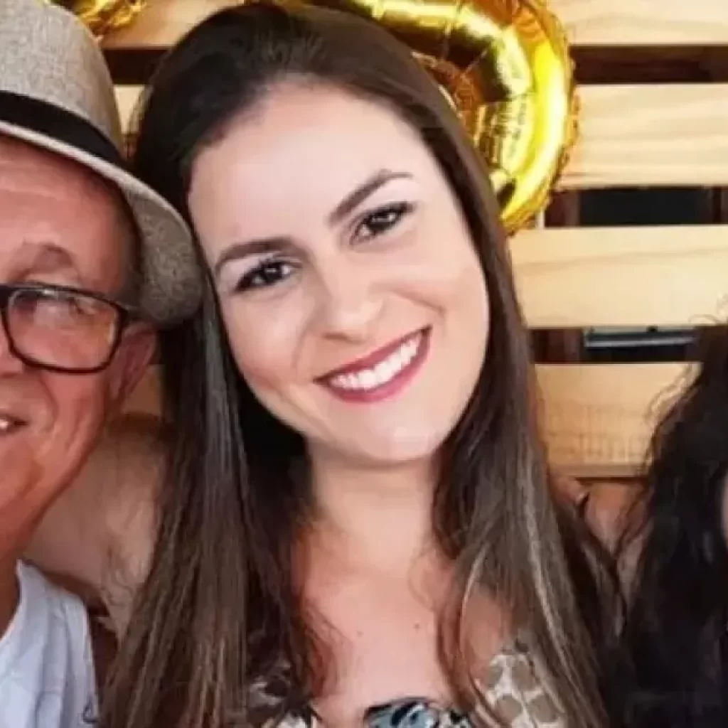 Médica morre carbonizada após colisão entre veículos na BA-120