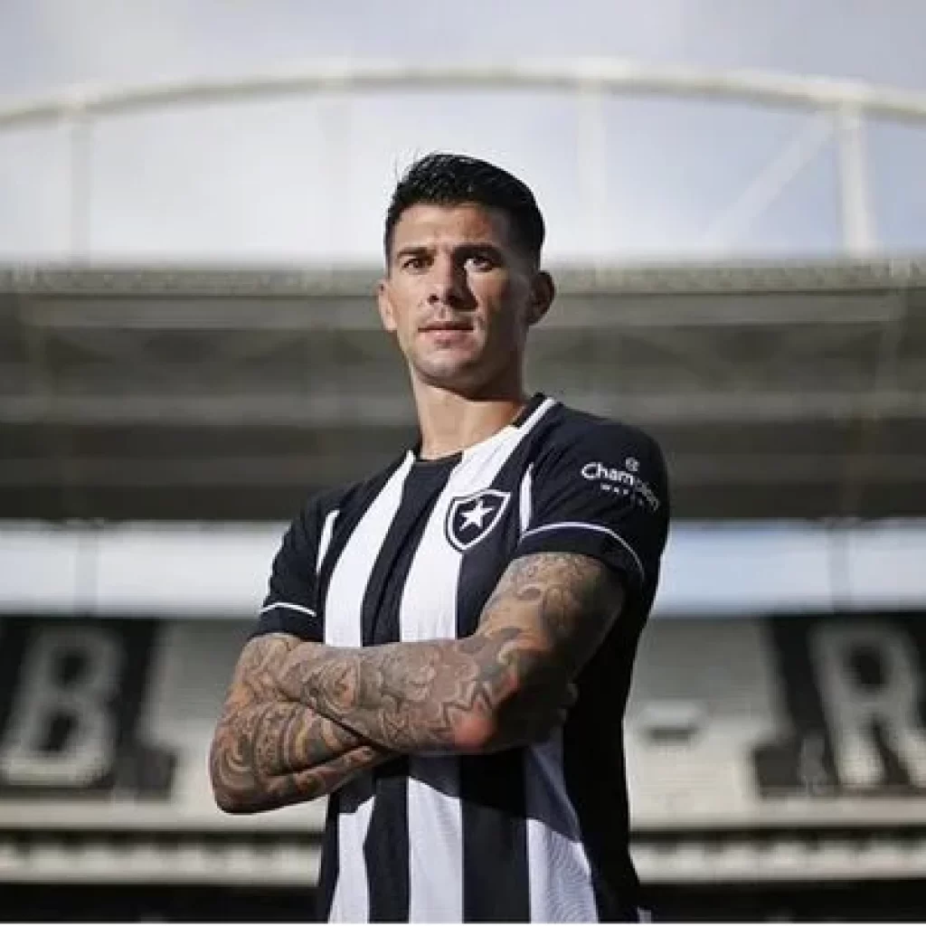 Bahia acerta a contratação do zagueiro Victor Cuesta, do Botafogo