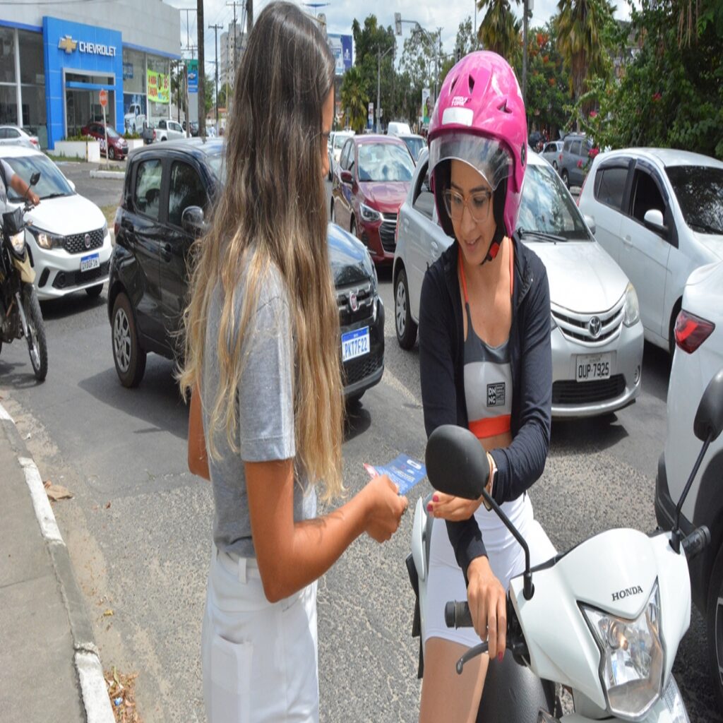 Prefeitura de Feira participa de Blitz Educativa contra importunação sexual no trânsito