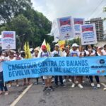 Trabalhadores protestam contra 4 mil demissões da rede Carrefour na Bahia