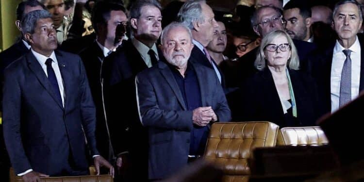 Bomba: Líderes da base de Lula no Congresso faltarão a evento do 8 de janeiro