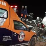 Grave colisão entre caminhão e ônibus deixa ao menos 24 mortos na Bahia