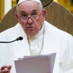 Secretário do Vaticano solicita que Papa permita padres se casarem