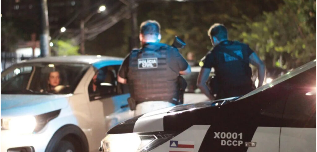 Empresária é sequestrada em estacionamento de colégio em Vilas do Atlântico