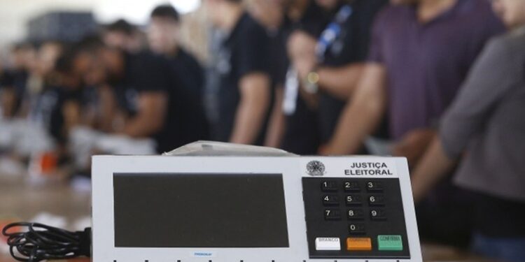 Pesquisa: números mostram que esquerda está em queda livre em todo o Brasil; VEJA