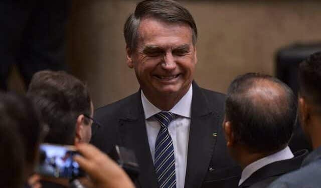 CGU pede arquivamento do caso do cartão de vacina de Bolsonaro e não aponta culpados
