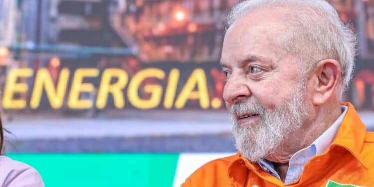 Sem provas, Lula diz que Lava Jato foi “mancomunação” de juízes com os EUA; VEJA VÍDEO