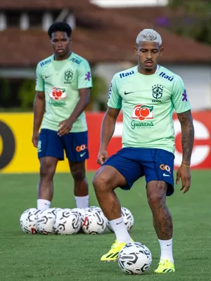 Endrick, Kennedy e mais: Seleção estreia no Pré-Olímpico com time ‘cascudo’