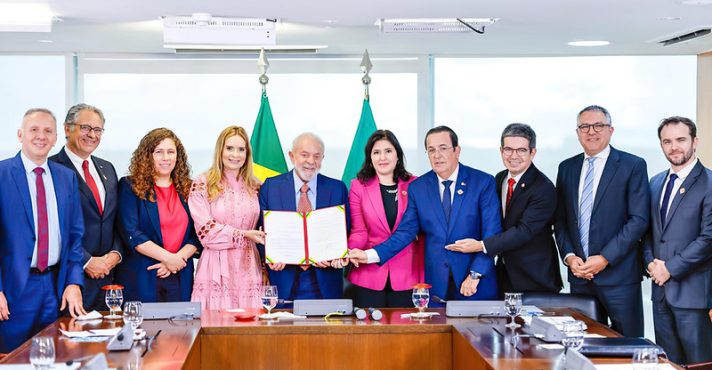 Lula veta emendas a ministérios do centrão e poupa pastas ligadas ao PT