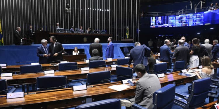 Projeto de Lei propõe a regulação da atuação de partidos políticos nas Redes Sociais
