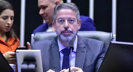 Lira convoca reunião antes do fim do recesso para discutir decisões tomadas por outros Poderes