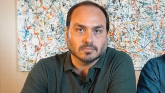 Carlos Bolsonaro é alvo de operação da PF na manhã desta segunda-feira