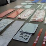 Feira: Detran suspende empresa que comercializava ilegalmente placas cinzas e vermelhas