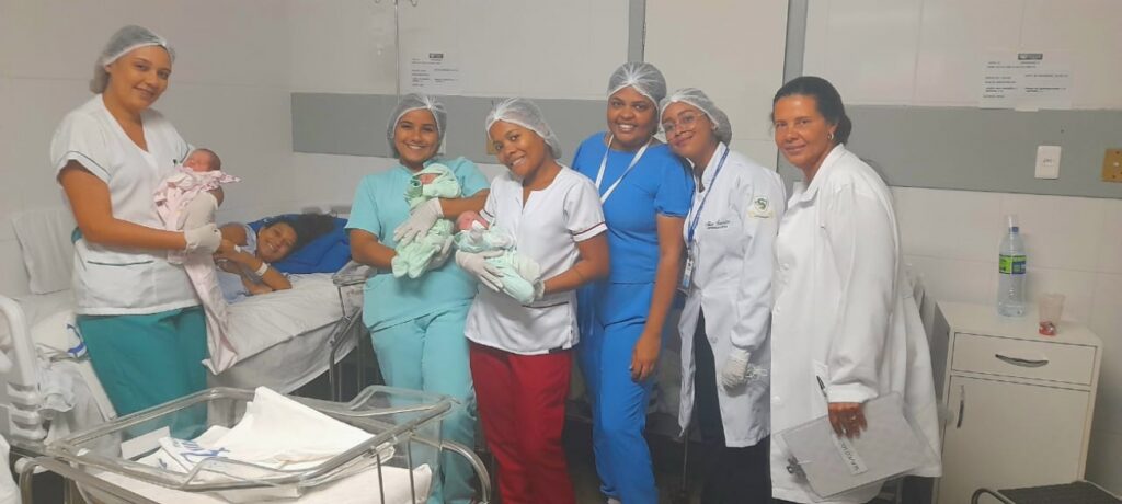 Caminhoneira dá à luz a trigêmeos no Hospital da Mulher