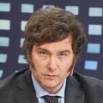 Milei aumenta salário mínimo em 30% em meio a inflação de 254% na Argentina