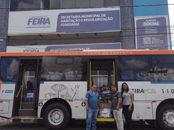 Empresa de ônibus São João entrega donativos a vítimas da chuva em Feira de Santana