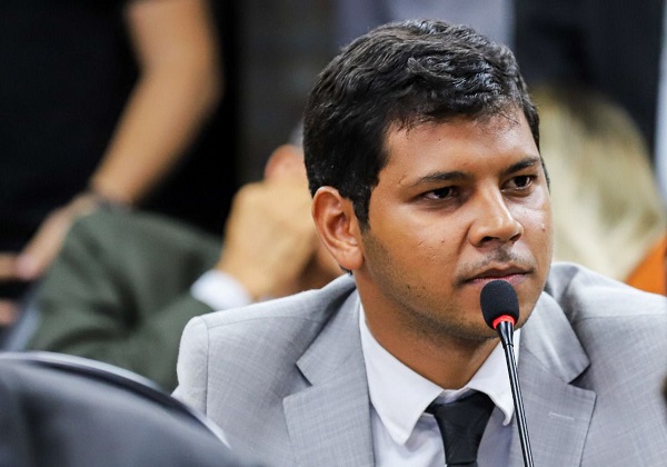 Bahia: ‘Acreditar no PT é fazer papel de trouxa, de abestalhado’, considera deputado