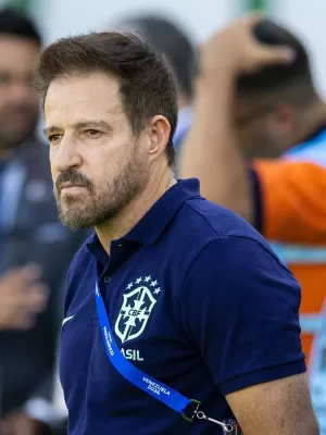 Brasil de Ramon não decola e chega para briga por Paris-24 sob desconfiança