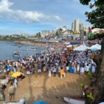 Festa de Iemanjá: Baianos e turistas participam da celebração no bairro do Rio Vermelho