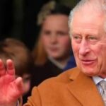 Rei Charles volta ao Palácio de Buckingham após início de tratamento contra o câncer