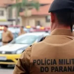 Inusitado: Mulher tira blusa, mostra seios e ‘dispara’ leite materno contra PMs durante abordagem
