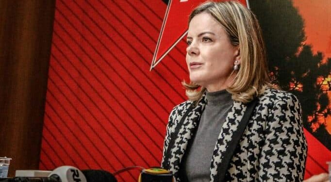 PT trava embate com ministério para ganhar canal de TV