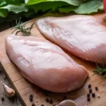 Dieta à base de frango cru de influencer pode levá-lo à morte