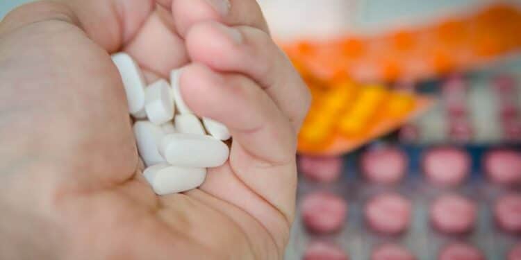 Remédio vencido faz mal ao nosso organismo? Descubra os mitos e verdades