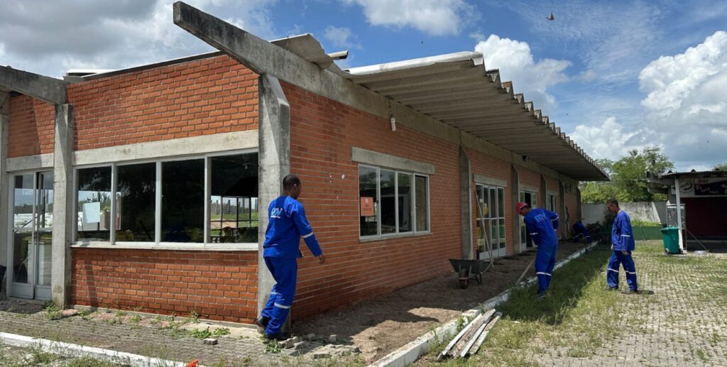 Feira: Chuvas danificam estrutura do Complexo Matadouro Campo do Gado Novo; Prefeitura intensifica recuperação