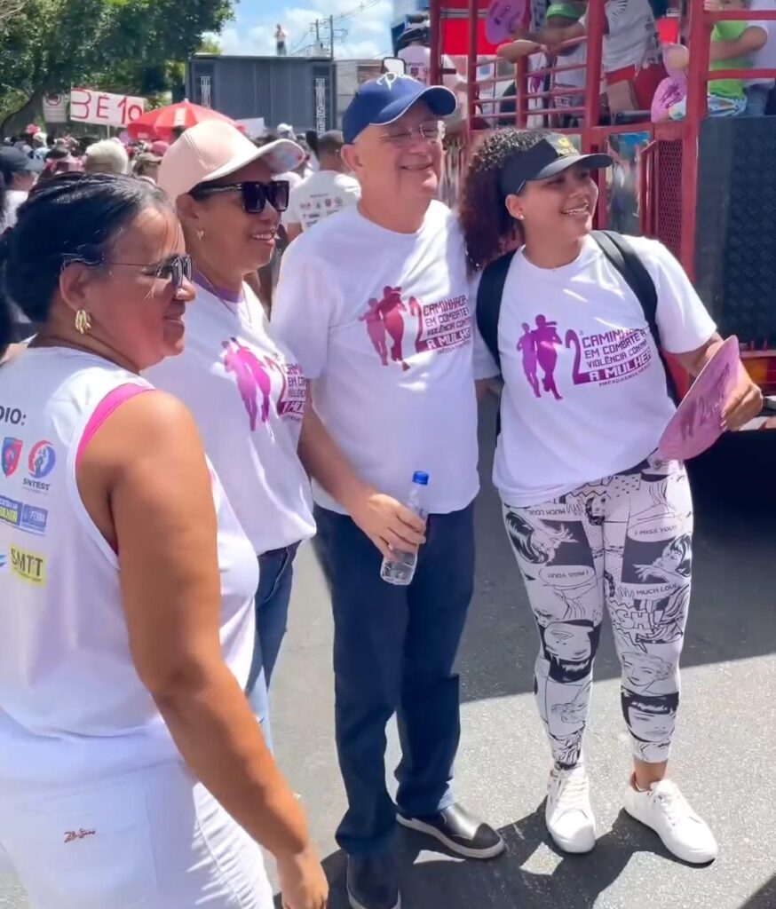 Vídeo: José Ronaldo participa da Caminhada em Combate a Violência contra a Mulher