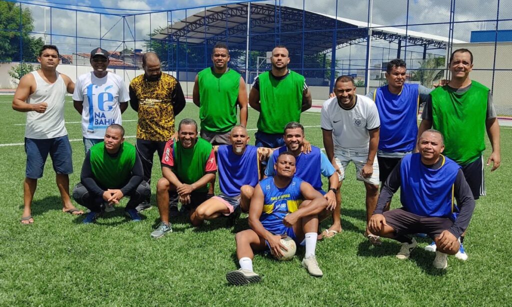 Clima de descontração marca as primeiras partidas de futebol dos servidores penais em campo sintético