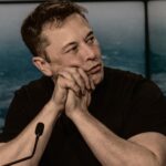 Elon Musk processa criadores do ChatGPT por não priorizarem benefício da tecnologia aos usuários