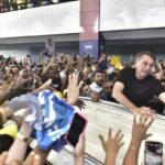 Multidão recebe Bolsonaro em Salvador