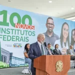 Lula diz que com salário mulher pode comprar batom e calcinha