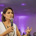 PSOL quer barrar honraria a Michelle no Theatro Municipal
