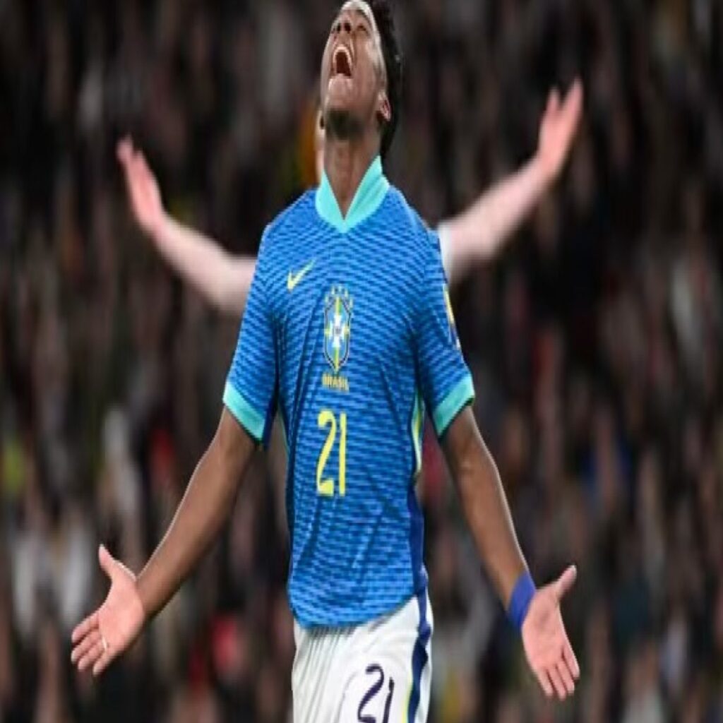 Brasil vence Inglaterra por 1 a 0 em amistoso com estreia de Dorival Júnior