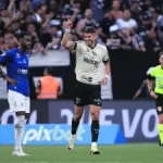 Pedro Raul vira herói, Corinthians vence e ainda sonha com classificação