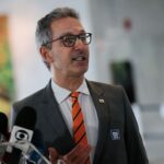 Em entrevista ao jornal O Estado de S. Paulo, o governador de Minas Gerais disse que o Judiciário age muitas vezes à margem da lei