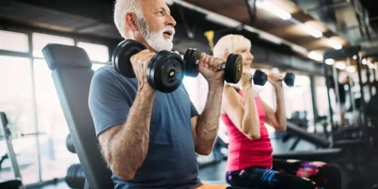 Estudo mostra que musculação melhora depressão e ansiedade em idosos