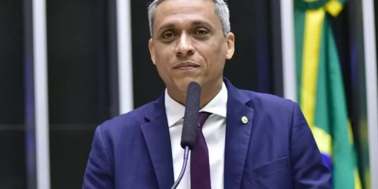 Deputado Gayer denuncia Lula ao tribunal de Haia por genocídio dos yanomamis