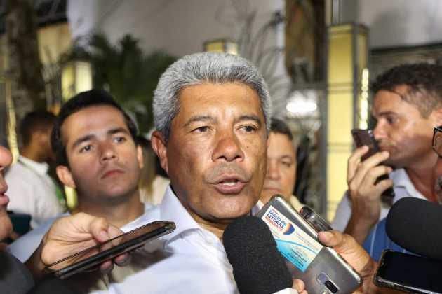 Jerônimo volta a defender portaria que flexibiliza aprovação de alunos e critica APLB