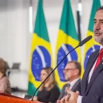 Deputado quer convocar ministro para explicar gastos de quase R$ 7 milhões com pesquisas de popularidade de Lula