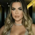 Vaza foto de Deolane Bezerra ao lado de outro traficante no Rio