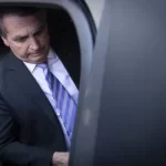 Advogados veem numa linha de defesa a tábua de salvação de Bolsonaro