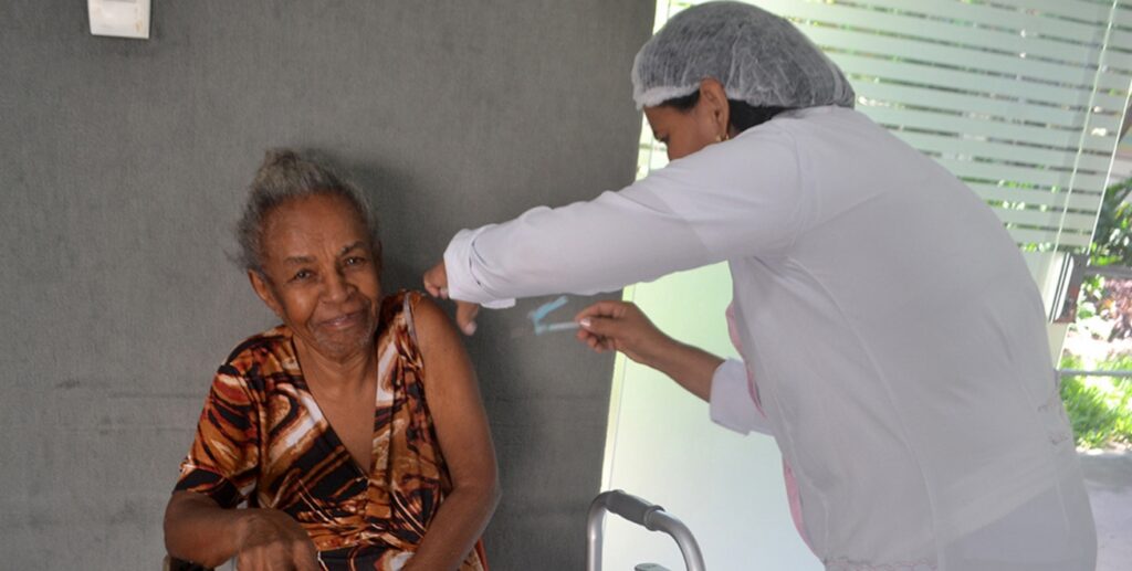 Quase nove mil pessoas já receberam a vacina contra gripe em Feira