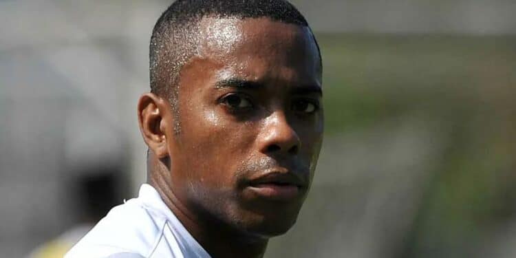 STJ forma maioria para que Robinho cumpra pena no Brasil por estupro;