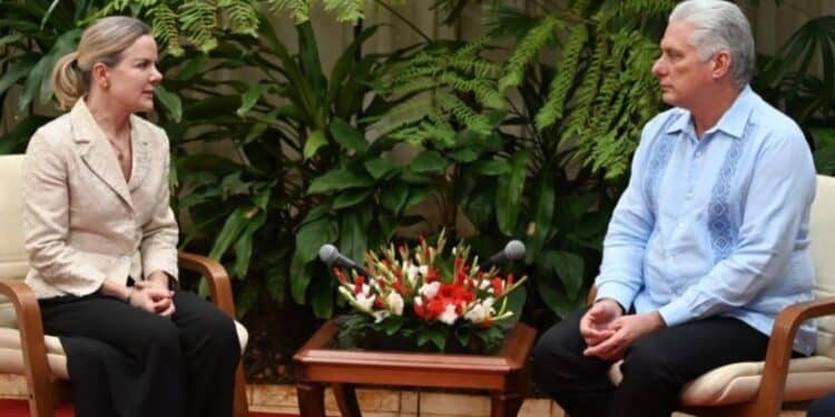 Presidente do PT vai à Cuba para cooperação com Partido Comunista Cubano: “o que o mais o Brasil pode fazer para ajudar?”