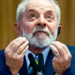 Lula não governa, brinca de Lego
