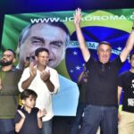 Bolsonaro diz que é um ex que deixou saudade e tem recepção calorosa por onde passa