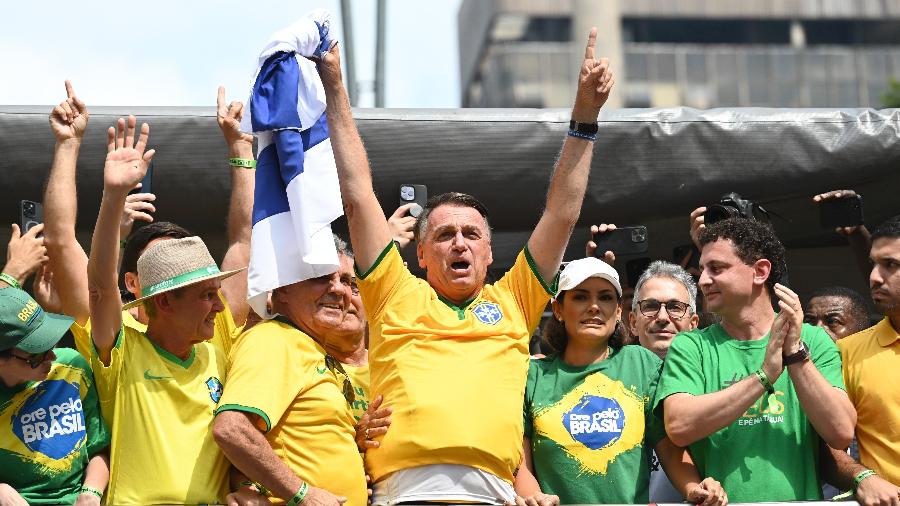 Ato de Bolsonaro em Copacabana terá três governadores e nove senadores